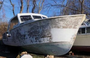 Classic Boat Fiberglass Restoration and Repair