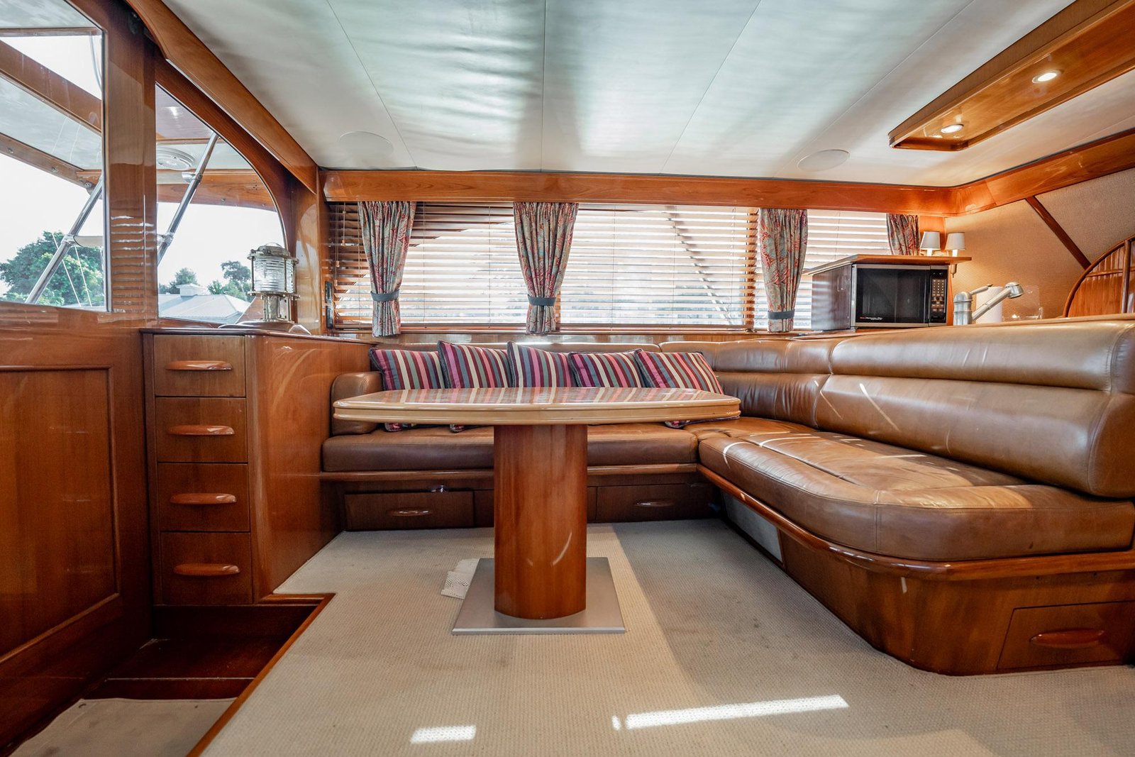 Rybovich 55 Convertible 1983 "LUCKY" - Image 23