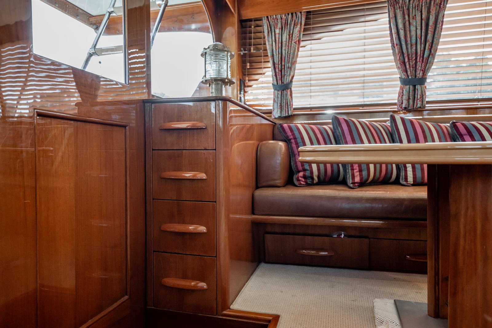 Rybovich 55 Convertible 1983 "LUCKY" - Image 24