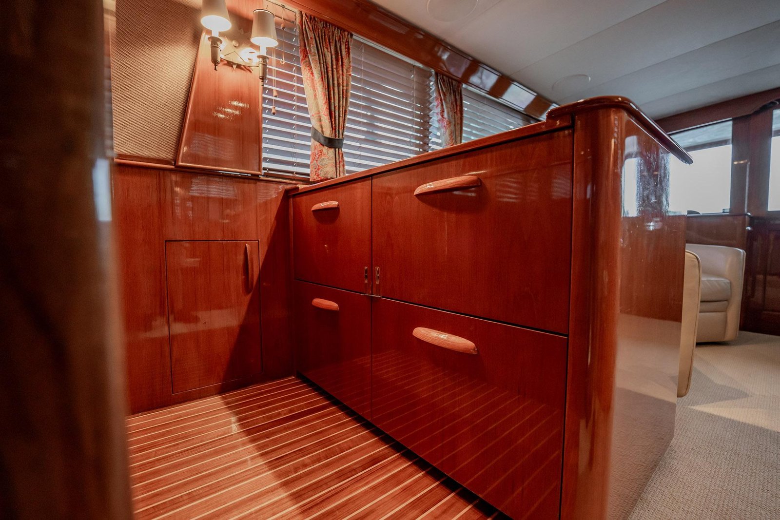 Rybovich 55 Convertible 1983 "LUCKY" - Image 33
