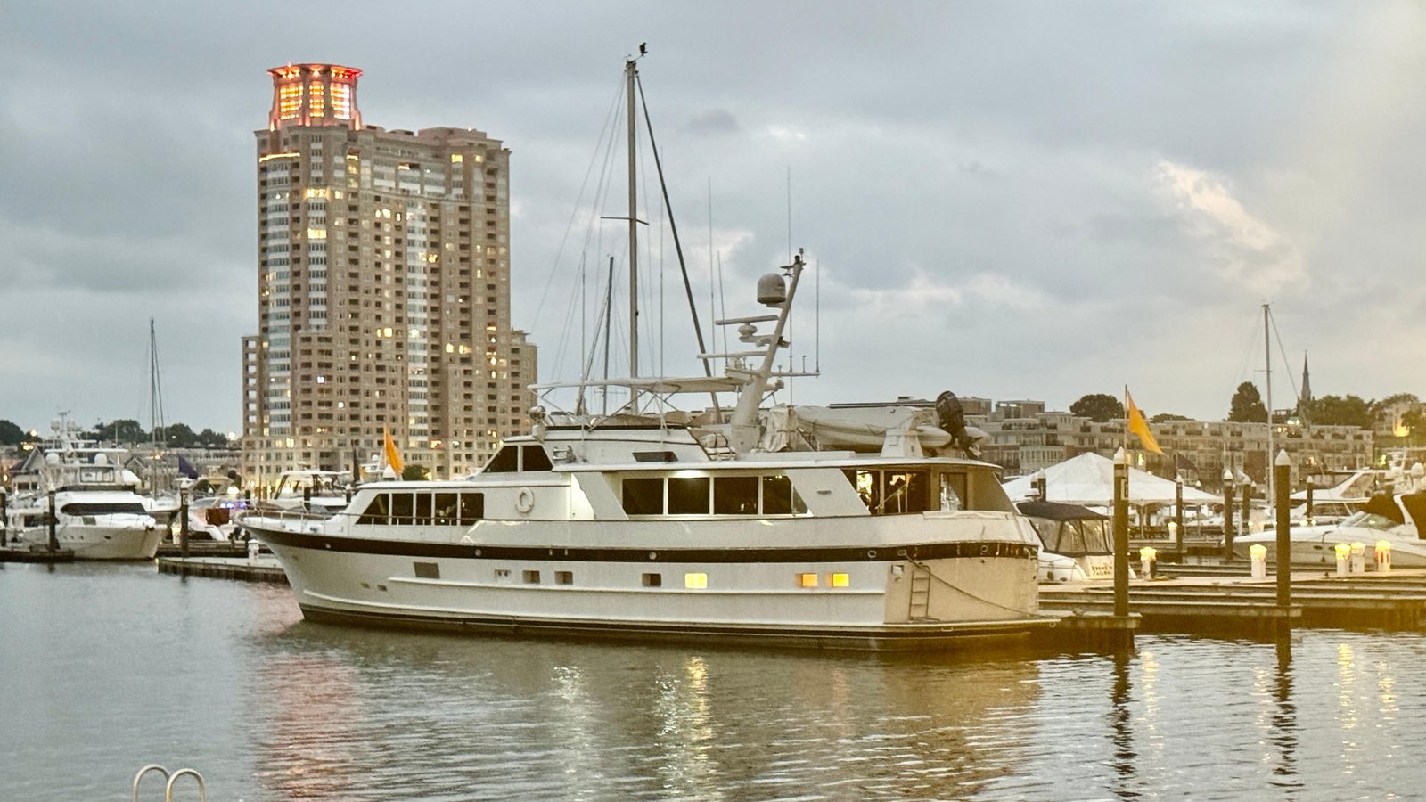 Burger 86 Raised Pilothouse 1987 “Adventurer”