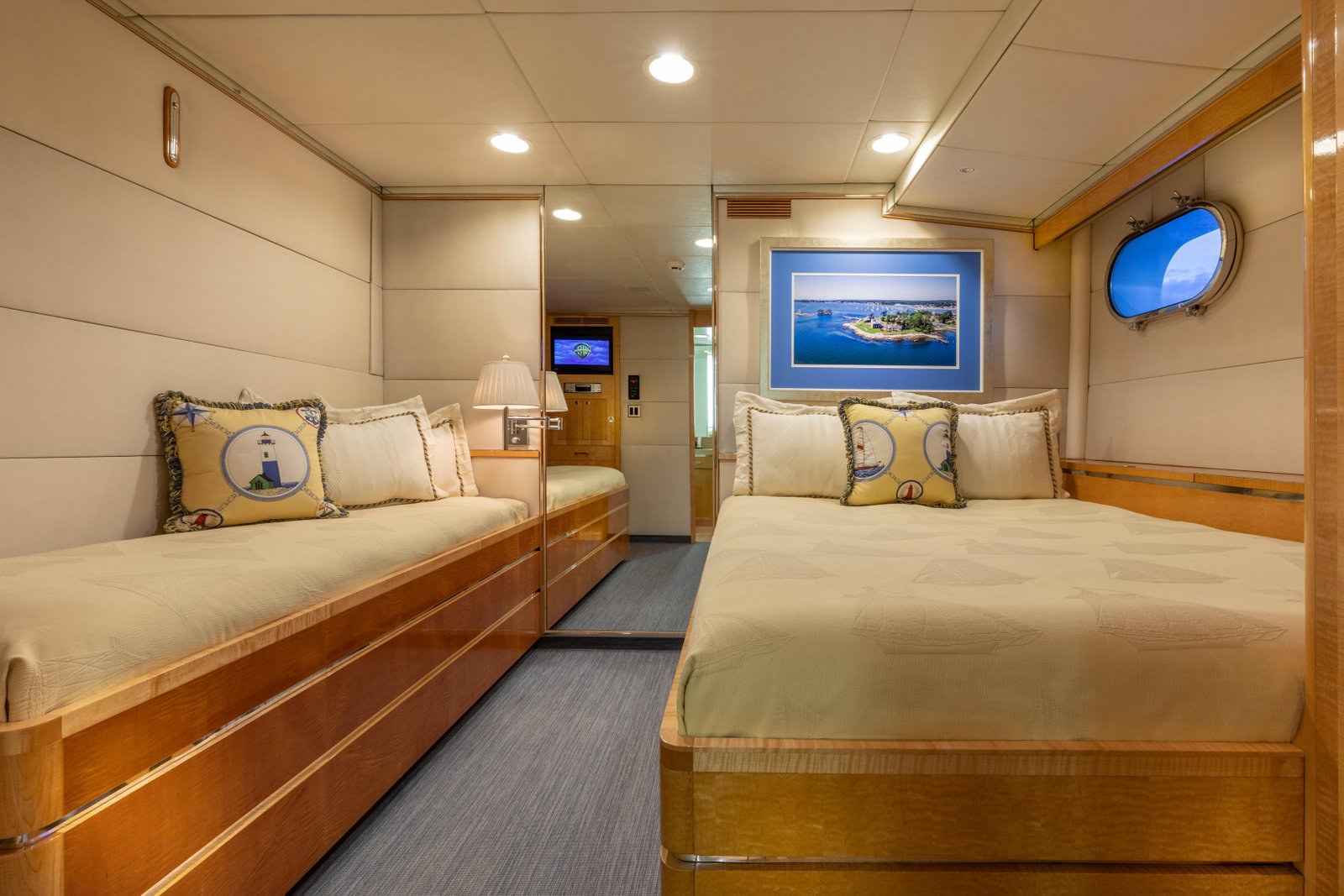 NQEA Motor Yacht 1989 "RENA" - Image 21
