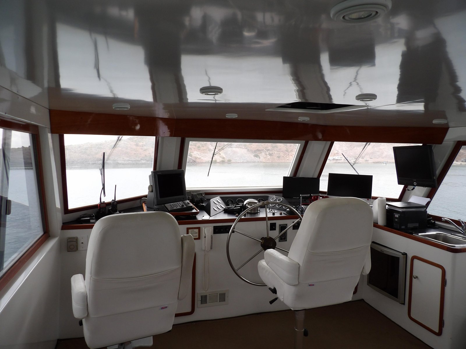 Custom MOTOR YACHT 1944 - Image 9