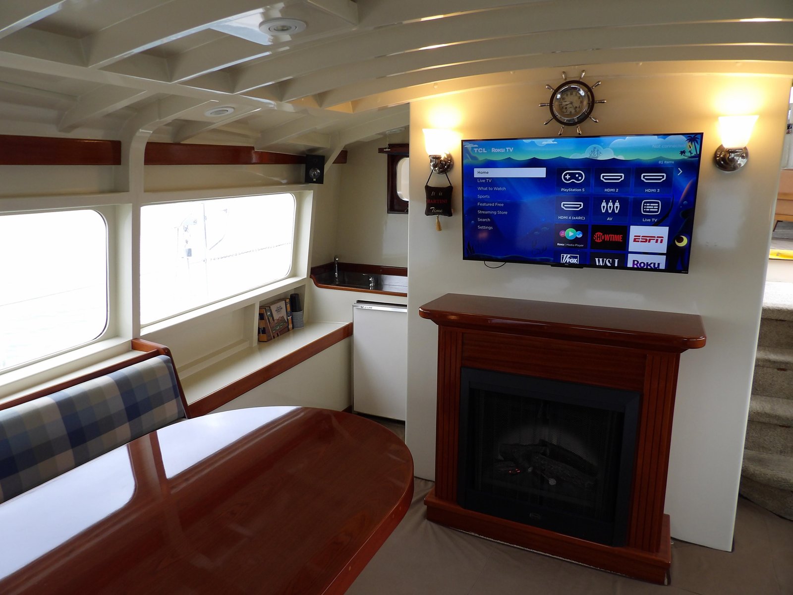 Custom MOTOR YACHT 1944 - Image 12
