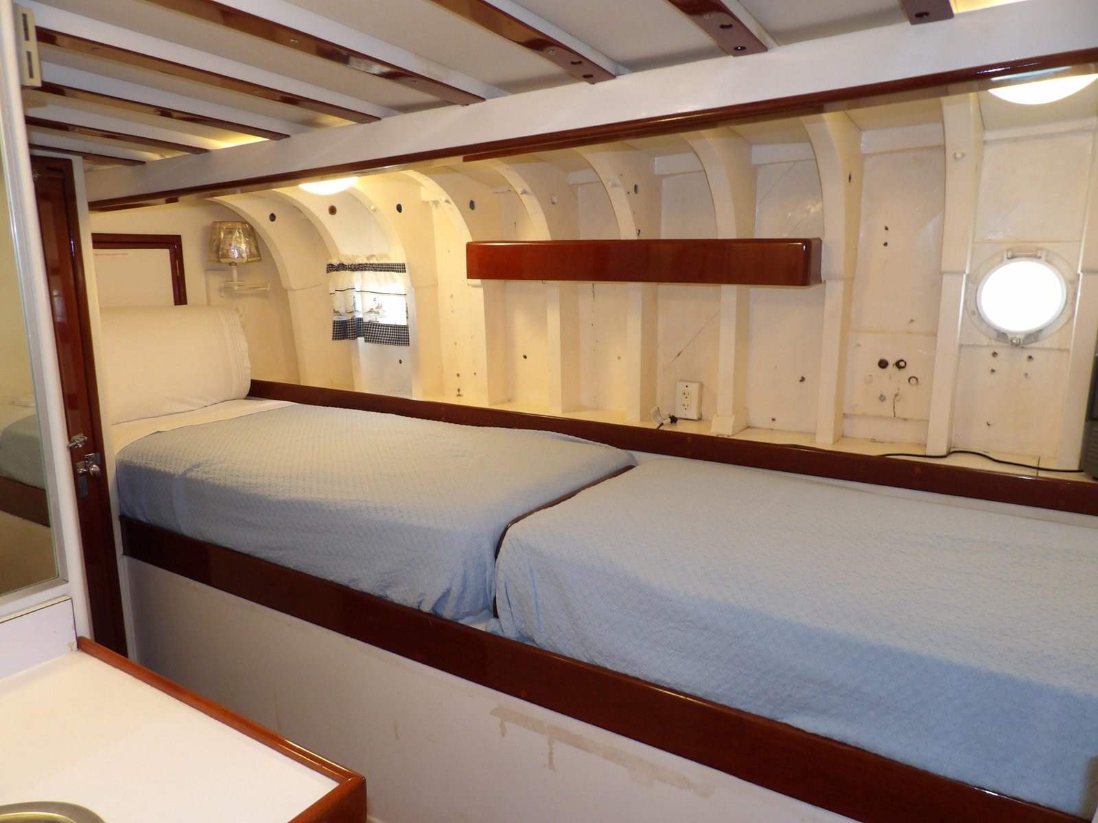 Custom MOTOR YACHT 1944 - Image 26