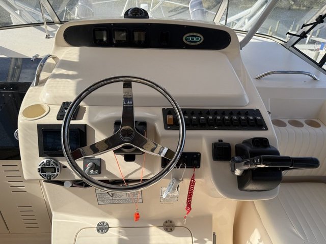 2006 Grady White 330 Express Yamaha x 2 - Image 22