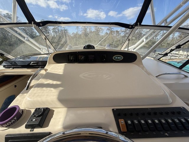 2006 Grady White 330 Express Yamaha x 2 - Image 28
