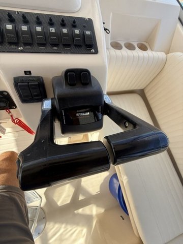 2006 Grady White 330 Express Yamaha x 2 - Image 33